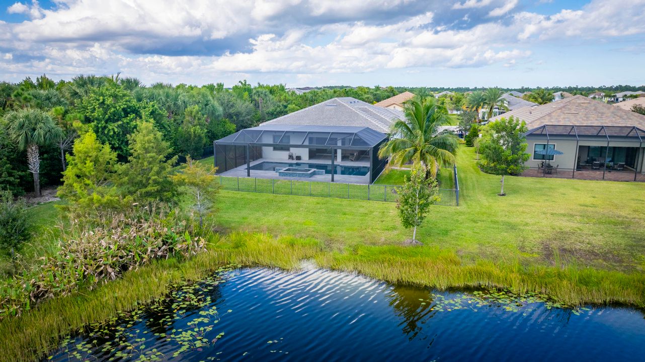 合同活跃: $6,000 (3 贝兹, 3 浴室, 2837 平方英尺)