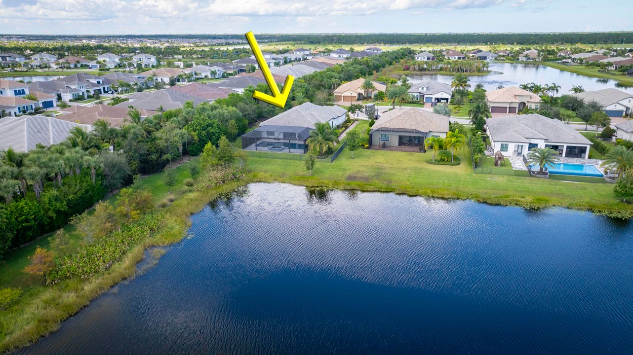 合同活跃: $6,000 (3 贝兹, 3 浴室, 2837 平方英尺)