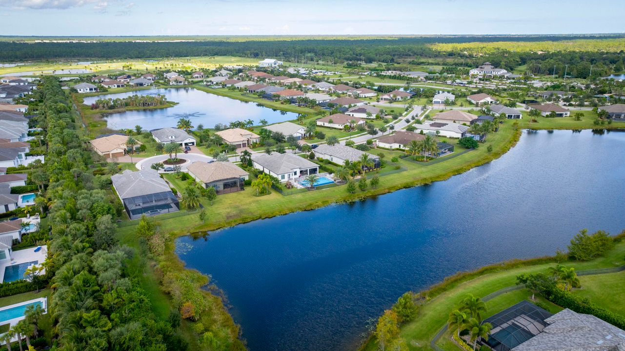 合同活跃: $6,000 (3 贝兹, 3 浴室, 2837 平方英尺)