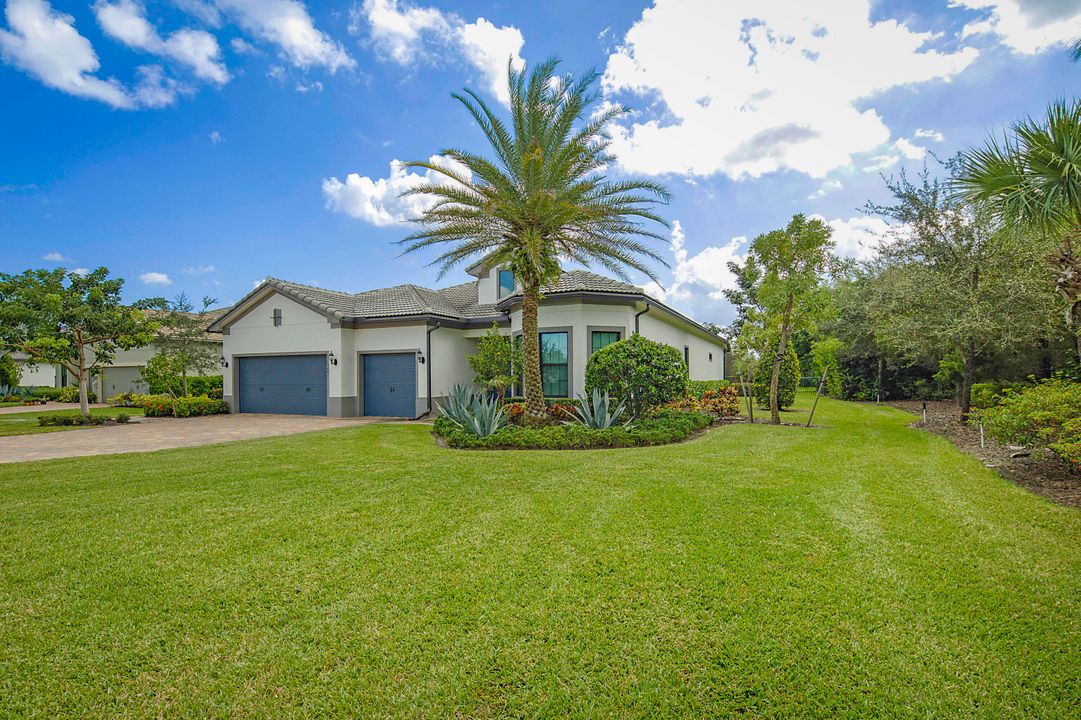 合同活跃: $6,000 (3 贝兹, 3 浴室, 2837 平方英尺)