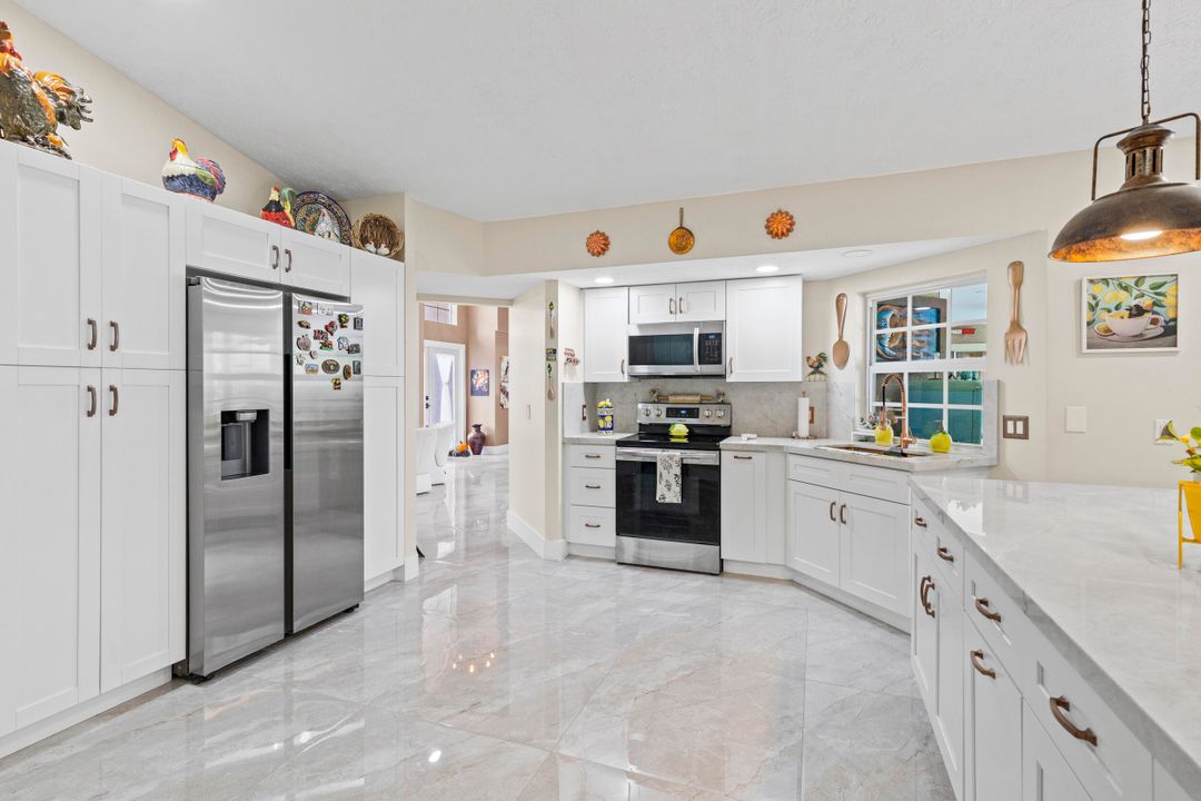 For Sale: $720,000 (4 beds, 3 baths, 2501 Square Feet)