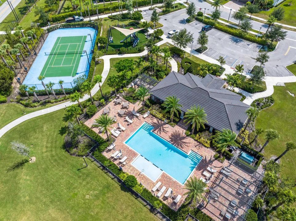 合同活跃: $6,000 (3 贝兹, 3 浴室, 2837 平方英尺)