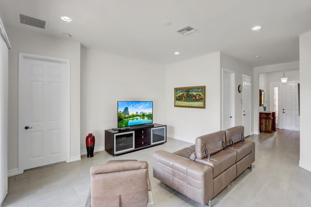 Active With Contract: $650,000 (3 beds, 2 baths, 1490 Square Feet)