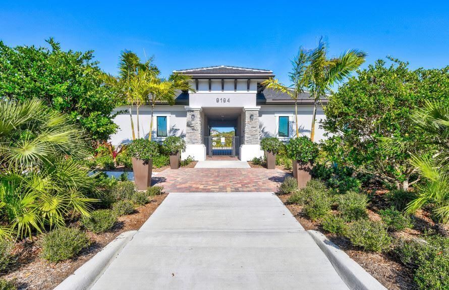 合同活跃: $6,000 (3 贝兹, 3 浴室, 2837 平方英尺)