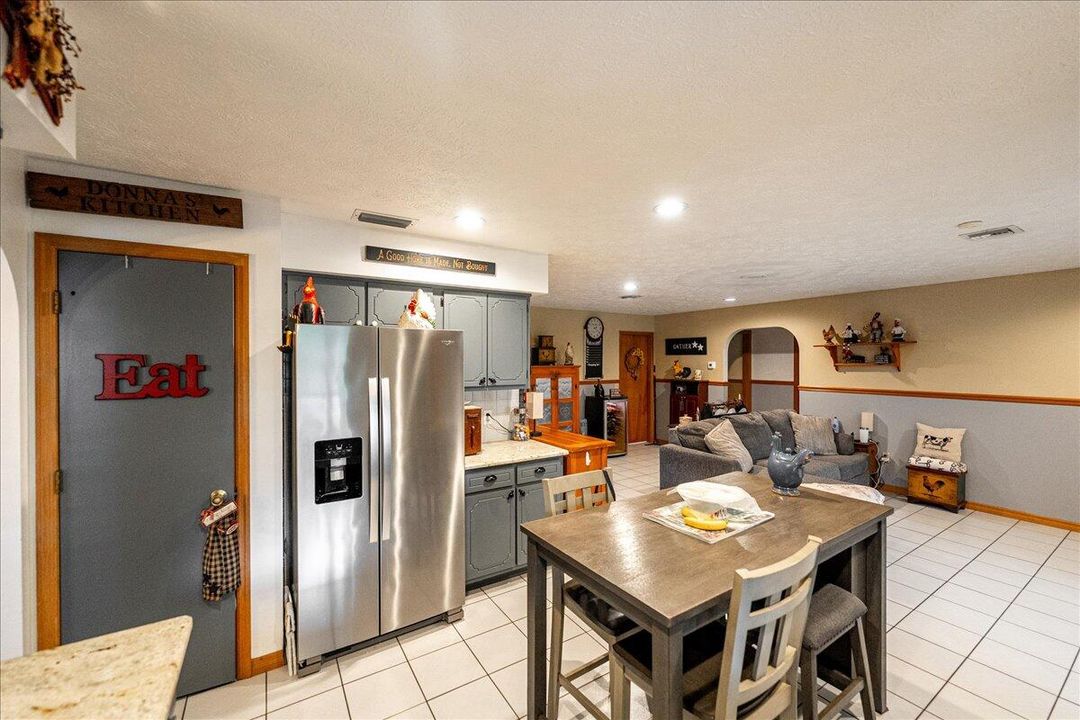 Activo con contrato: $389,900 (3 camas, 2 baños, 1760 Pies cuadrados)