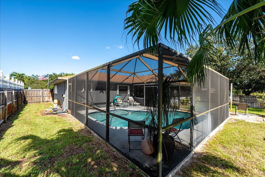 Activo con contrato: $389,900 (3 camas, 2 baños, 1760 Pies cuadrados)