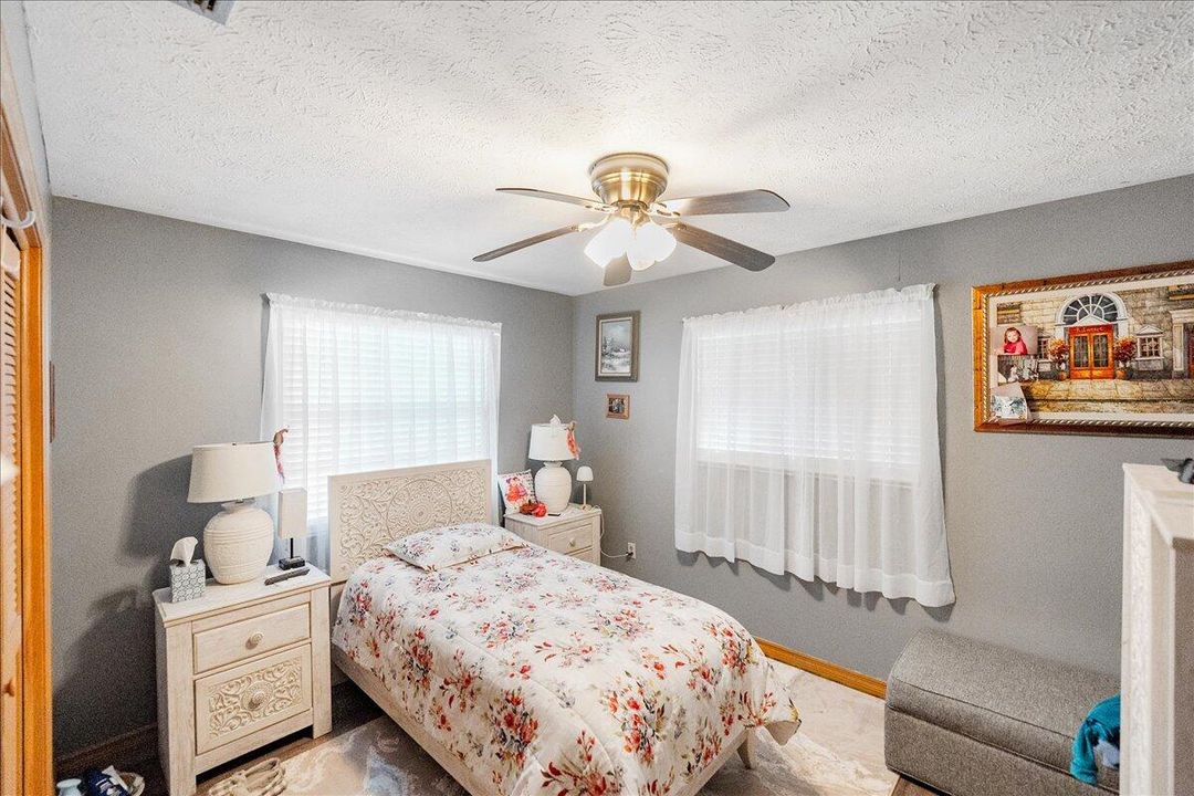 Activo con contrato: $389,900 (3 camas, 2 baños, 1760 Pies cuadrados)