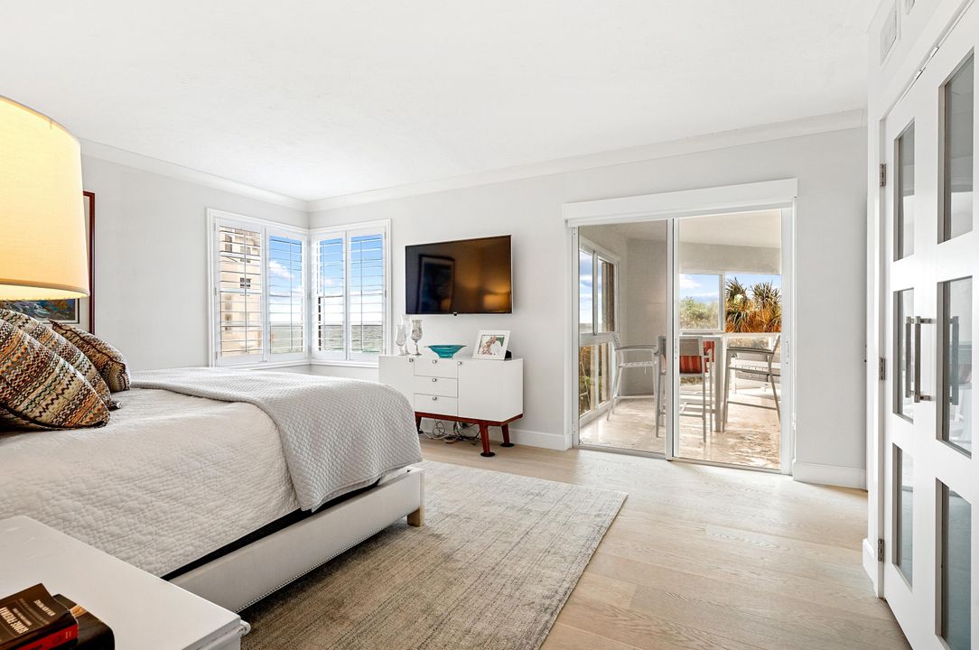 合同活跃: $2,195,000 (3 贝兹, 3 浴室, 2481 平方英尺)