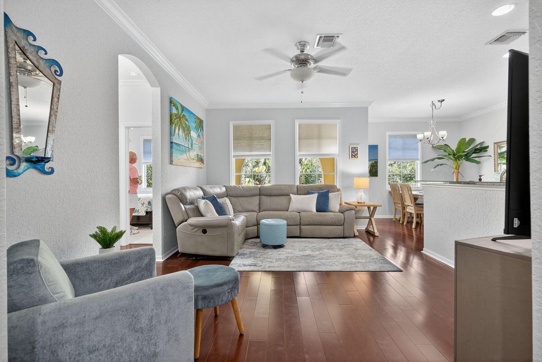 For Sale: $430,000 (2 beds, 2 baths, 1545 Square Feet)