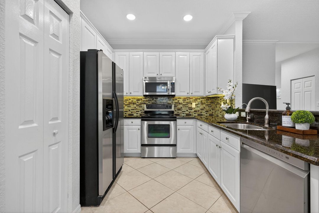 For Sale: $430,000 (2 beds, 2 baths, 1545 Square Feet)