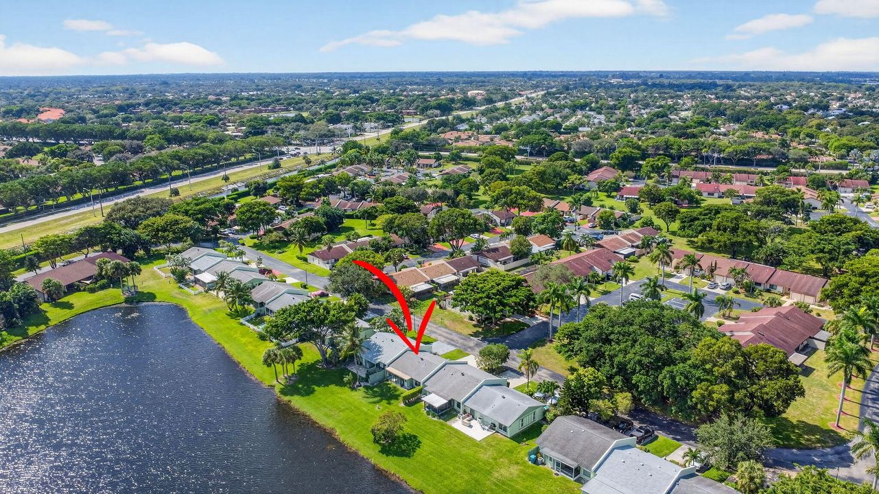 For Sale: $350,000 (2 beds, 2 baths, 1038 Square Feet)