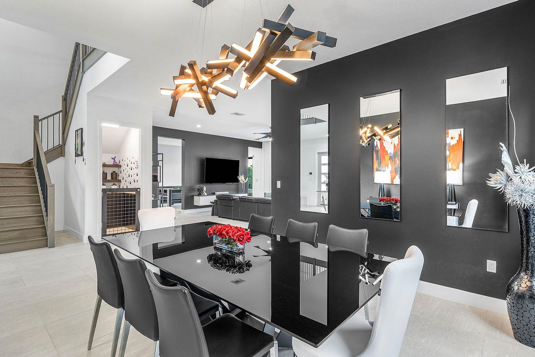 待售: $2,750,000 (5 贝兹, 5 浴室, 5330 平方英尺)