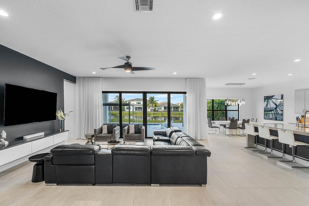 待售: $2,750,000 (5 贝兹, 5 浴室, 5330 平方英尺)