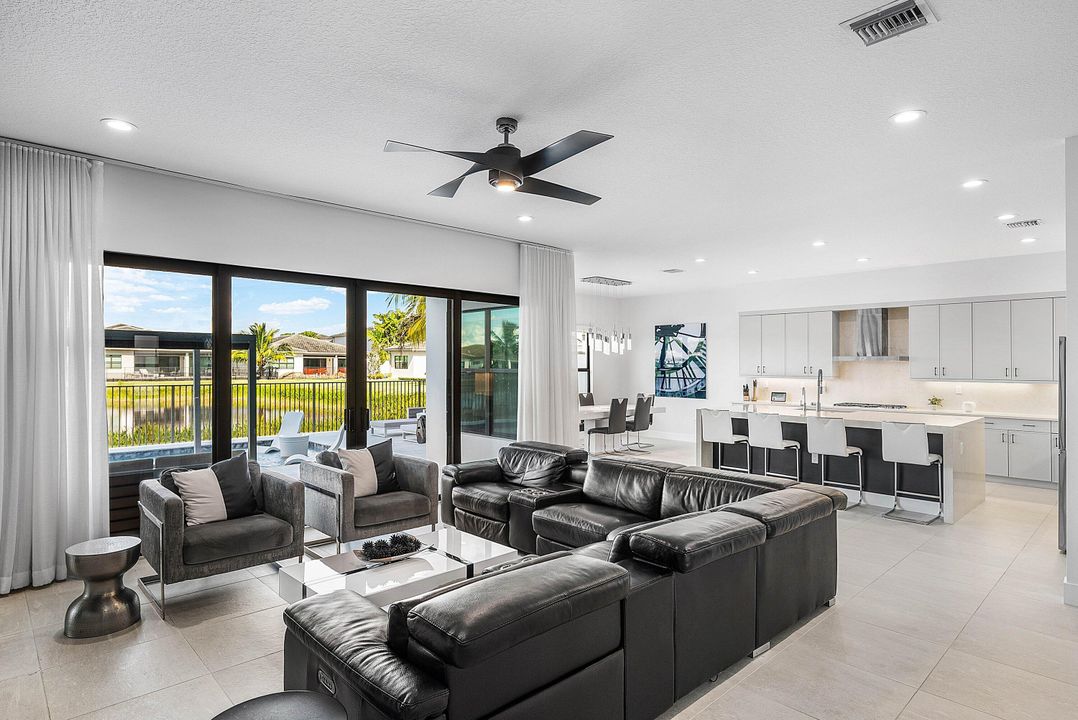 待售: $2,750,000 (5 贝兹, 5 浴室, 5330 平方英尺)