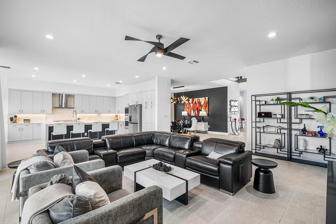 待售: $2,750,000 (5 贝兹, 5 浴室, 5330 平方英尺)