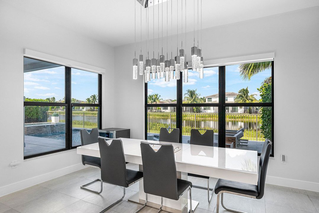 待售: $2,750,000 (5 贝兹, 5 浴室, 5330 平方英尺)