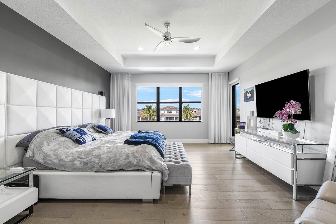 待售: $2,750,000 (5 贝兹, 5 浴室, 5330 平方英尺)