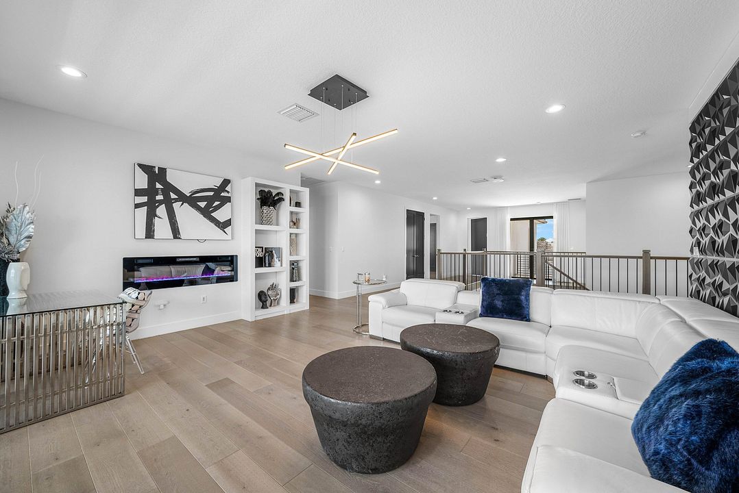 待售: $2,750,000 (5 贝兹, 5 浴室, 5330 平方英尺)