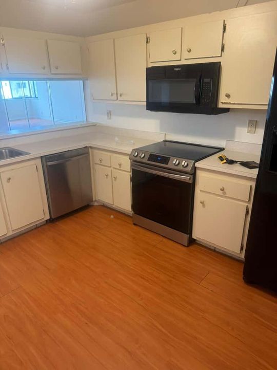 For Sale: $169,000 (2 beds, 2 baths, 1350 Square Feet)