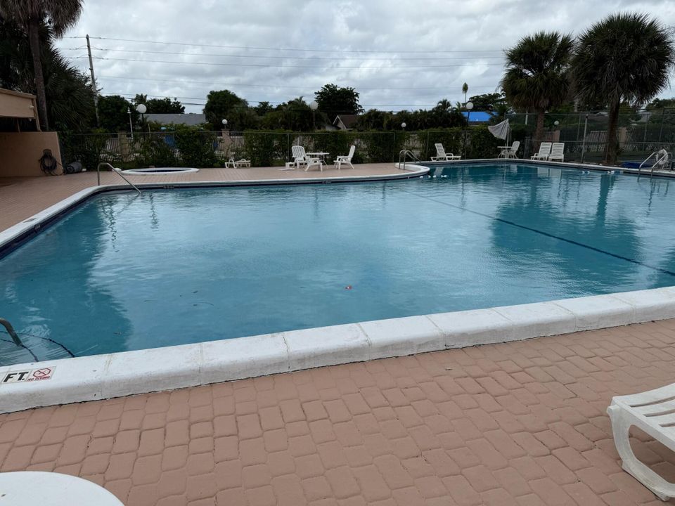 For Sale: $169,000 (2 beds, 2 baths, 1350 Square Feet)