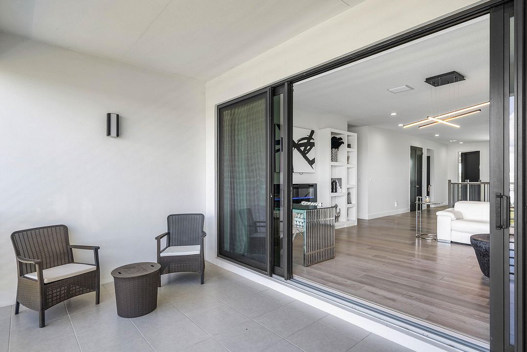 待售: $2,750,000 (5 贝兹, 5 浴室, 5330 平方英尺)