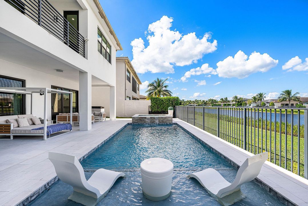 待售: $2,750,000 (5 贝兹, 5 浴室, 5330 平方英尺)