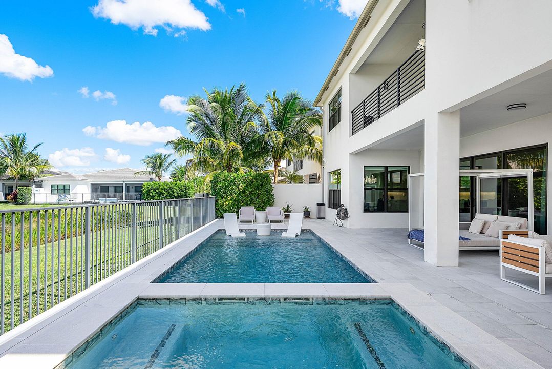 待售: $2,750,000 (5 贝兹, 5 浴室, 5330 平方英尺)