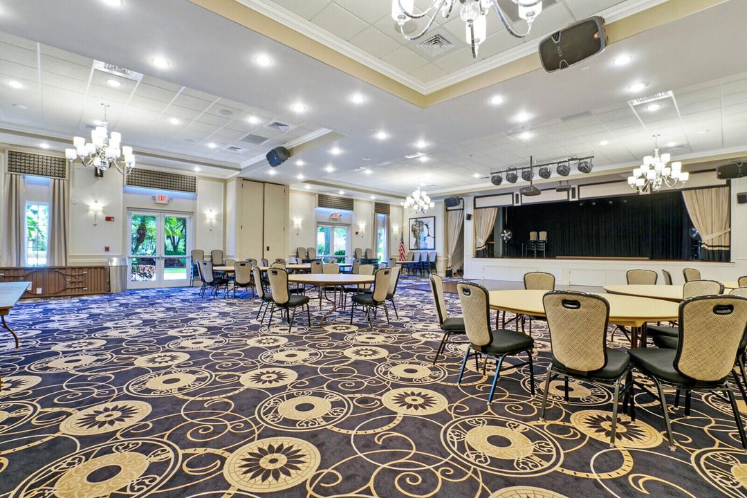 出租: $3,200 (2 贝兹, 2 浴室, 1286 平方英尺)