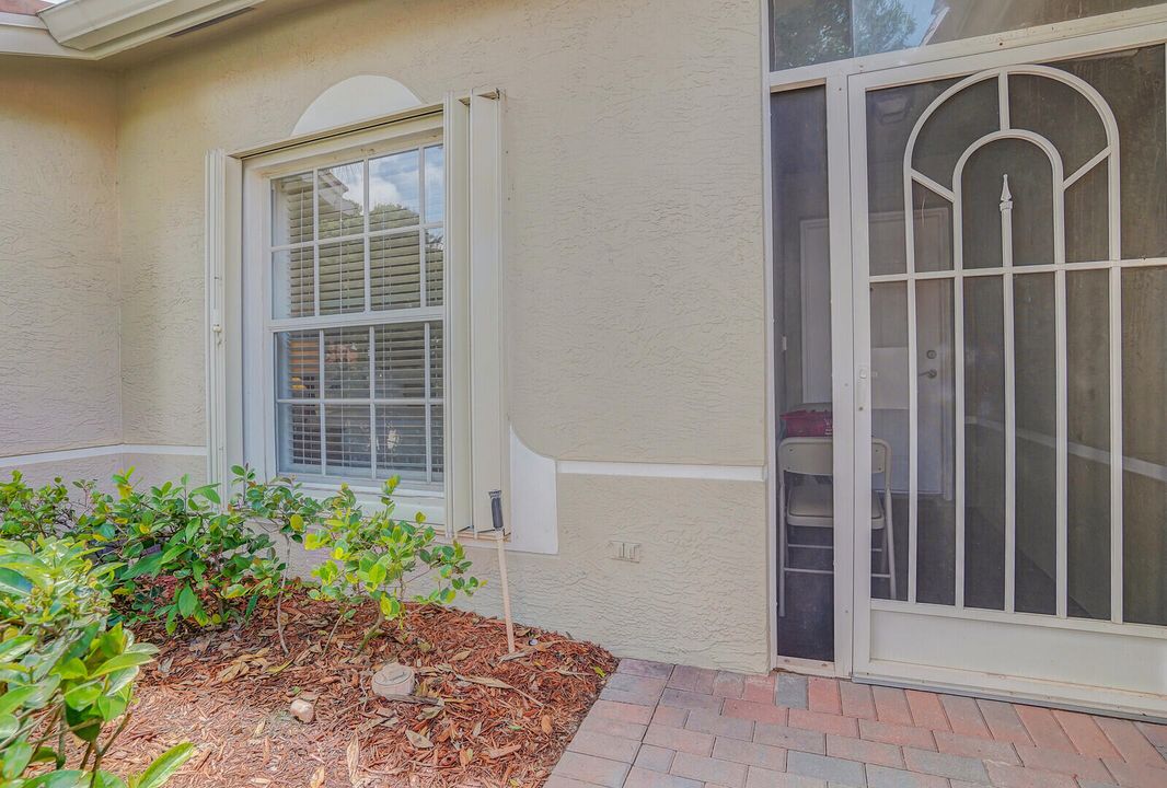 出租: $3,200 (2 贝兹, 2 浴室, 1286 平方英尺)