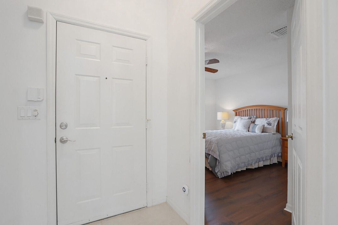 出租: $3,200 (2 贝兹, 2 浴室, 1286 平方英尺)