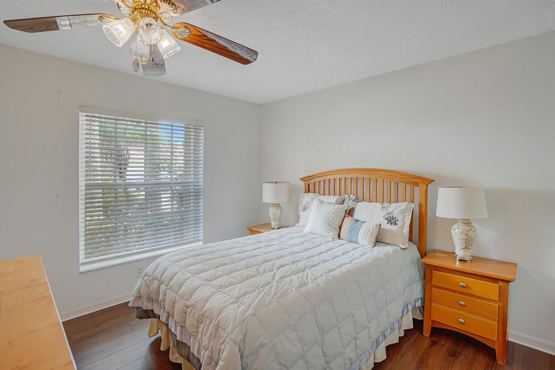 出租: $3,200 (2 贝兹, 2 浴室, 1286 平方英尺)