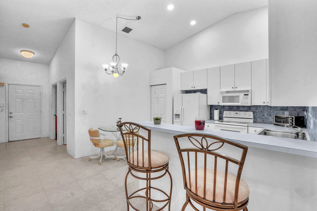 出租: $3,200 (2 贝兹, 2 浴室, 1286 平方英尺)