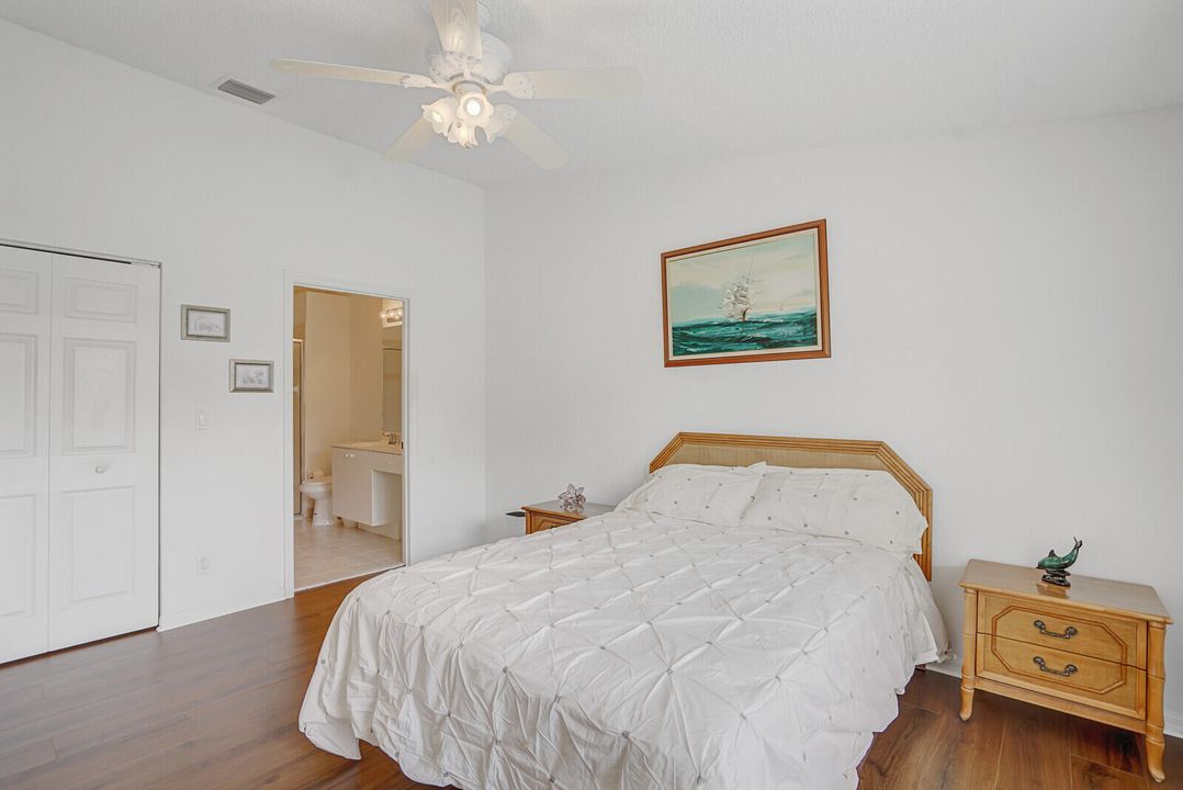 出租: $3,200 (2 贝兹, 2 浴室, 1286 平方英尺)