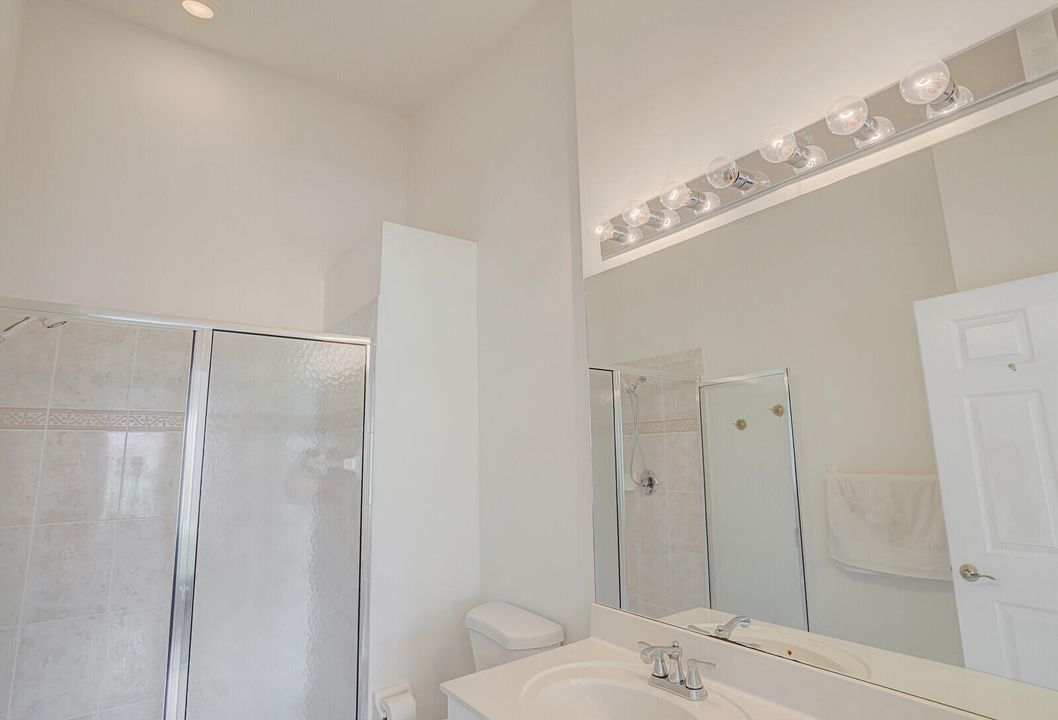 出租: $3,200 (2 贝兹, 2 浴室, 1286 平方英尺)