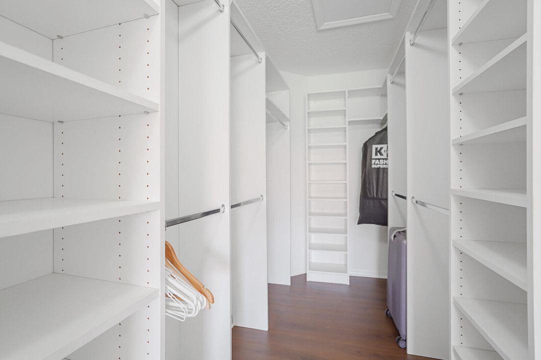 出租: $3,200 (2 贝兹, 2 浴室, 1286 平方英尺)