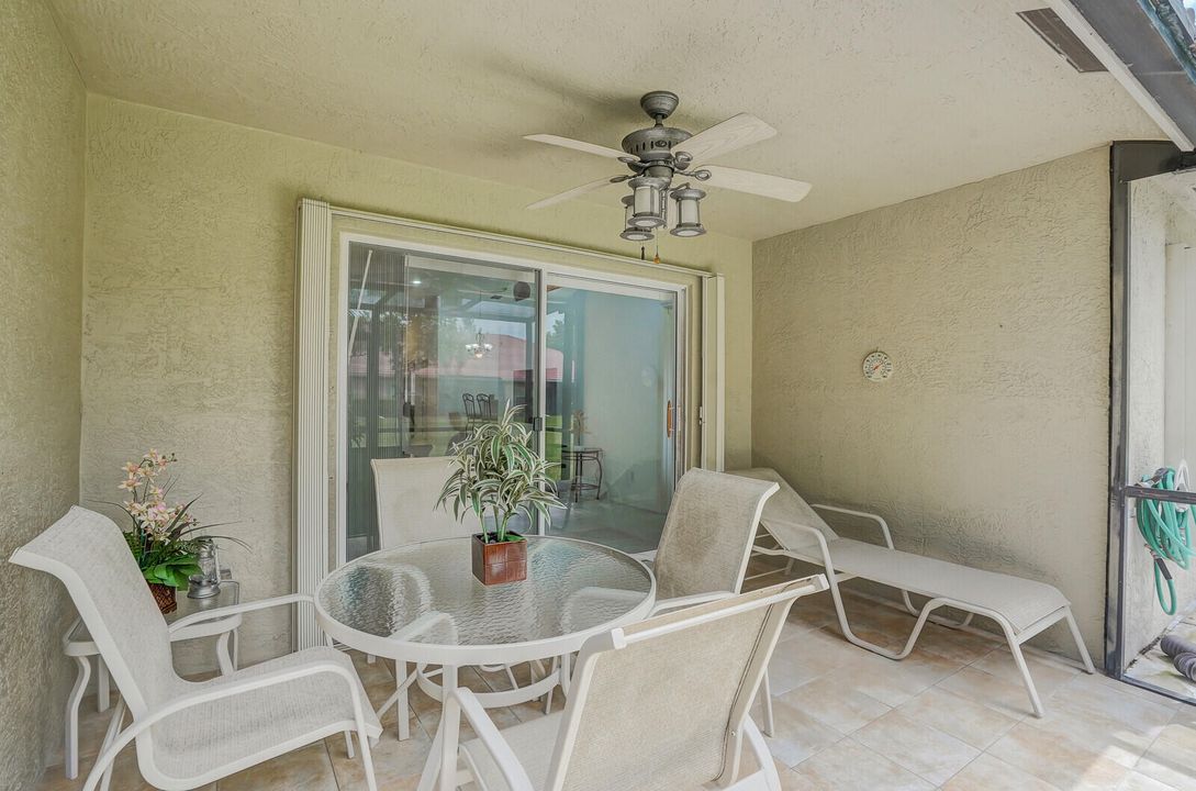 出租: $3,200 (2 贝兹, 2 浴室, 1286 平方英尺)