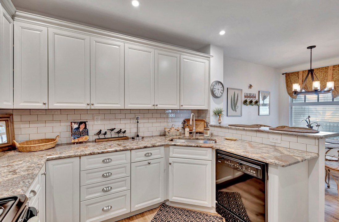 For Sale: $1,200,000 (3 beds, 3 baths, 1897 Square Feet)