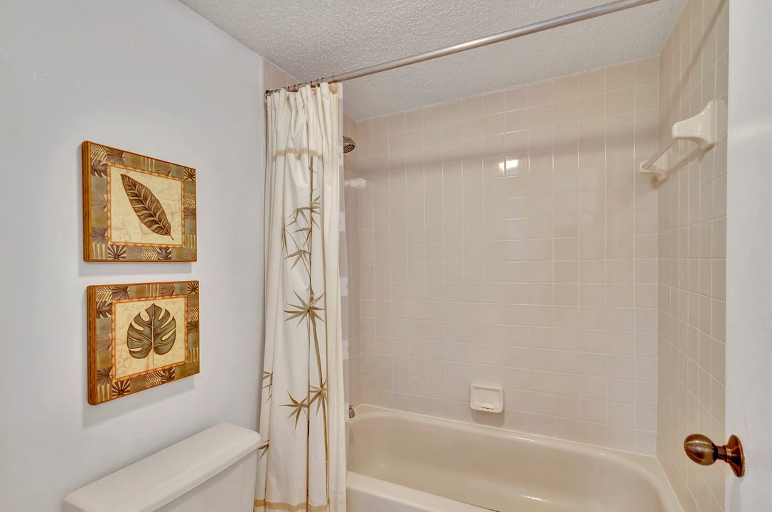 For Sale: $1,200,000 (3 beds, 3 baths, 1897 Square Feet)