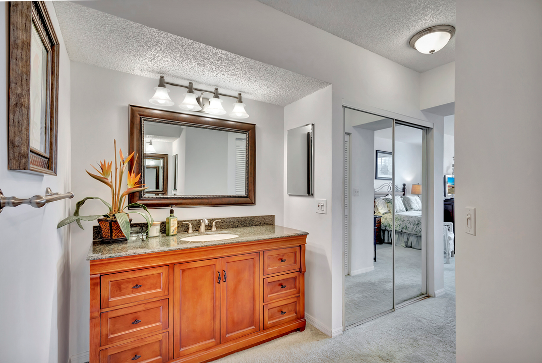 For Sale: $1,200,000 (3 beds, 3 baths, 1897 Square Feet)