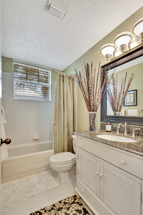 For Sale: $1,200,000 (3 beds, 3 baths, 1897 Square Feet)