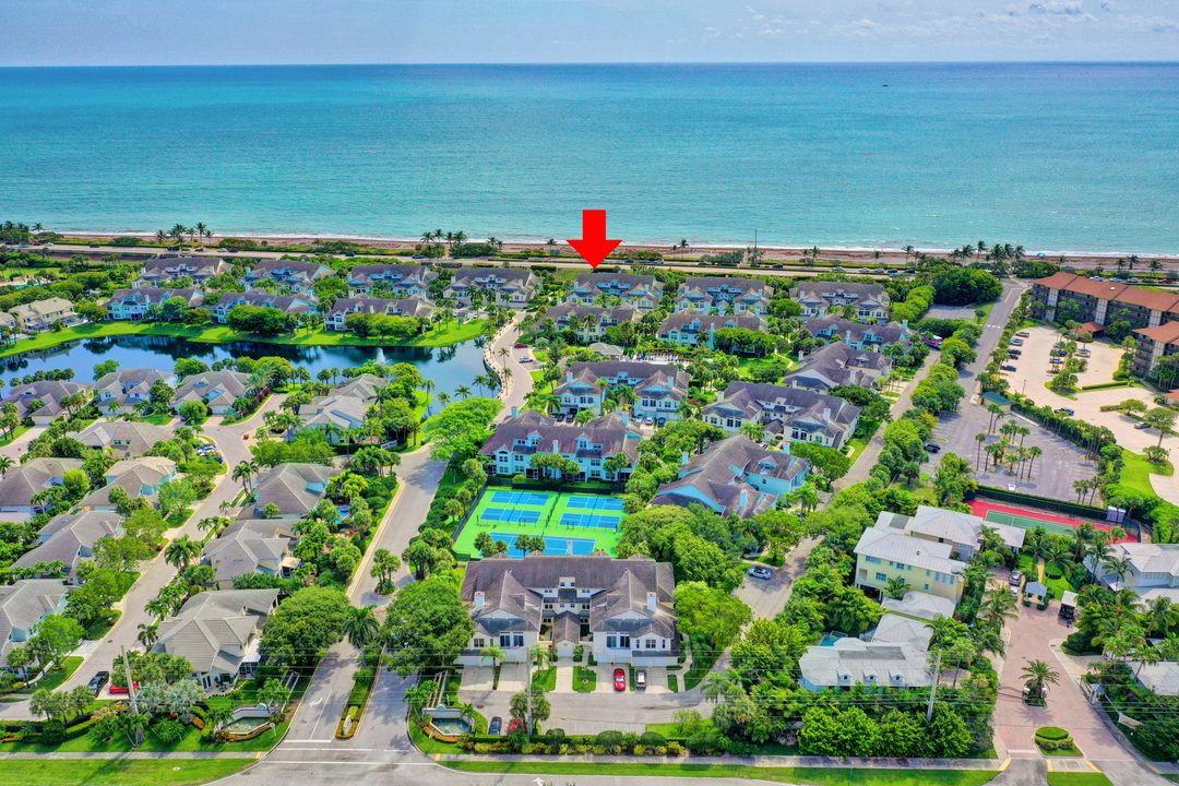 For Sale: $1,200,000 (3 beds, 3 baths, 1897 Square Feet)