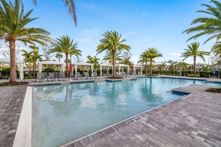 Activo con contrato: $2,300 (1 camas, 1 baños, 774 Pies cuadrados)