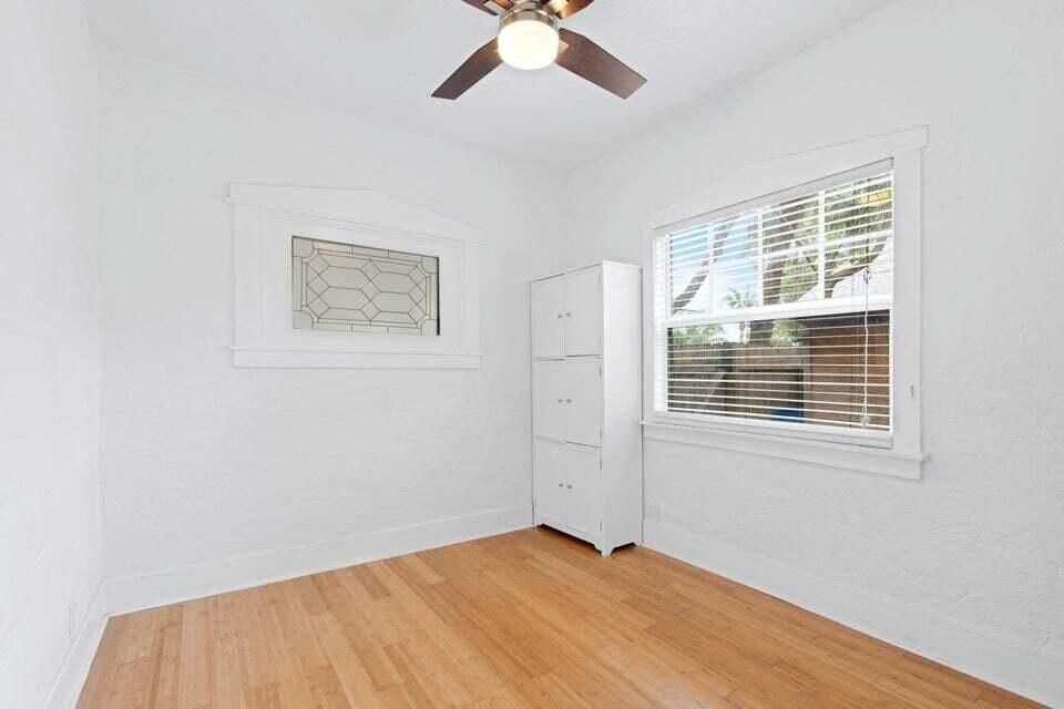 For Sale: $675,000 (3 beds, 2 baths, 1250 Square Feet)