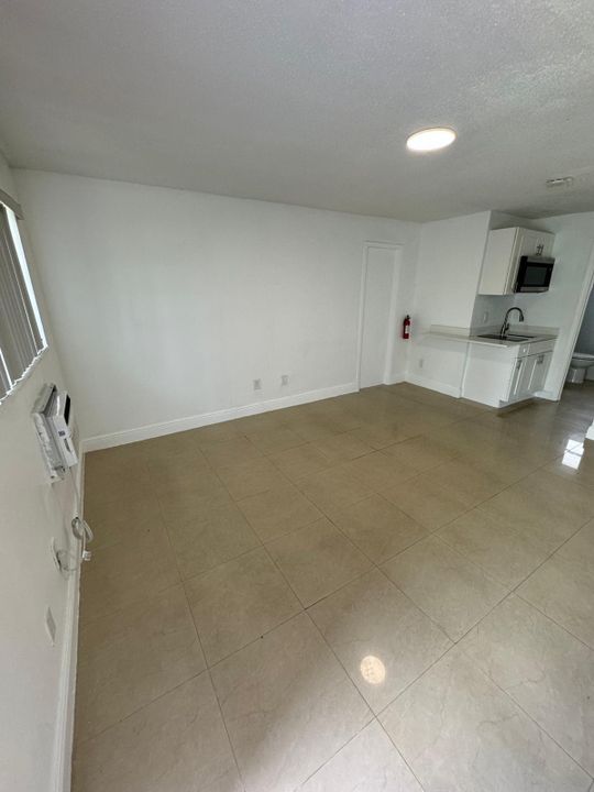 В аренду: $1,450 (0 спален, 1 ванн, 500 Квадратных фут)