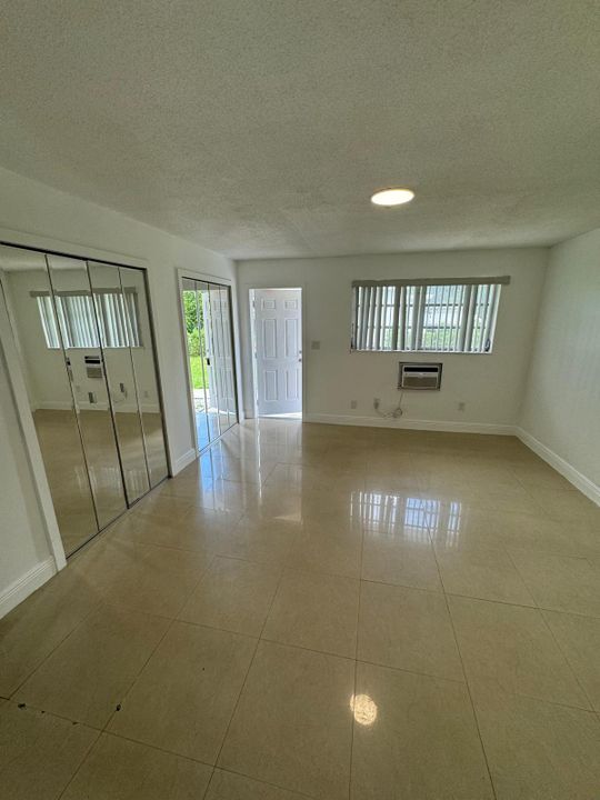 В аренду: $1,450 (0 спален, 1 ванн, 500 Квадратных фут)