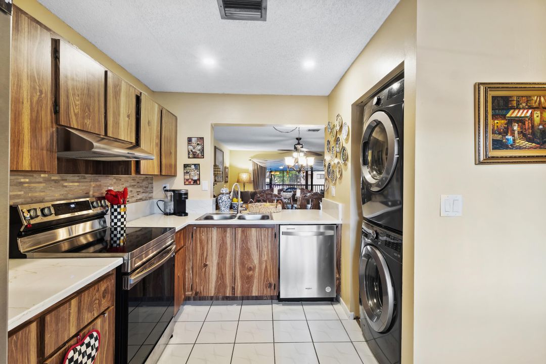 For Sale: $250,000 (2 beds, 2 baths, 1150 Square Feet)