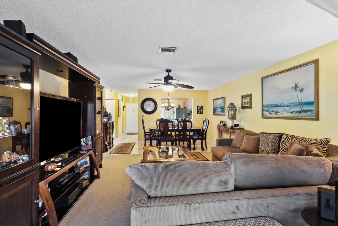 For Sale: $250,000 (2 beds, 2 baths, 1150 Square Feet)