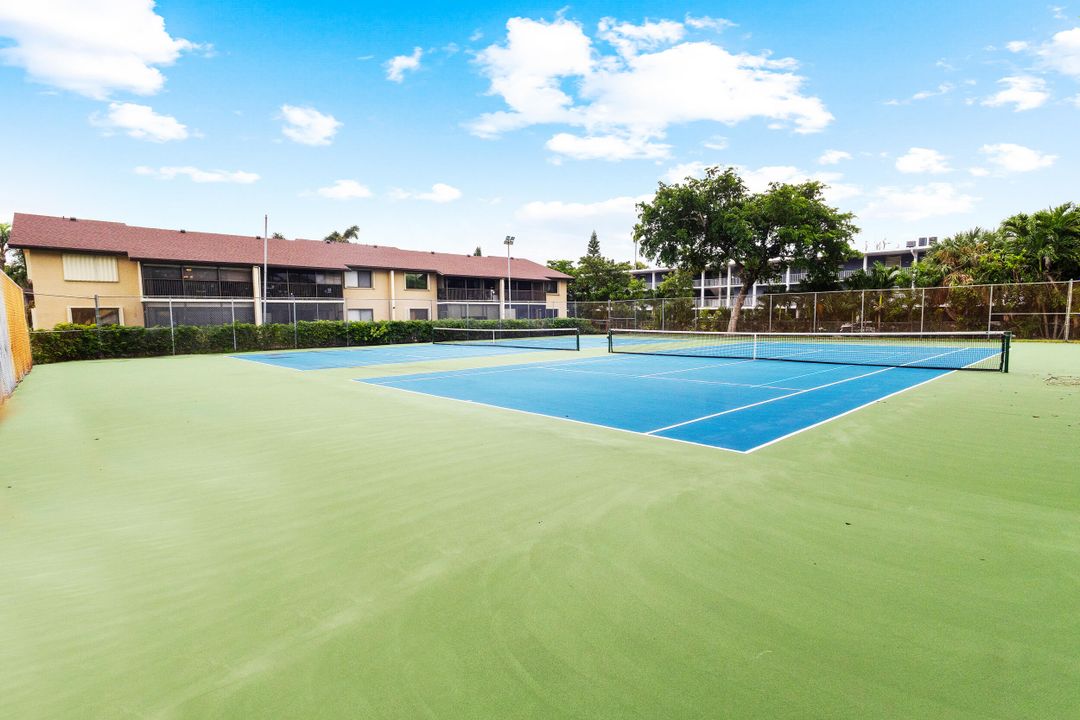 For Sale: $250,000 (2 beds, 2 baths, 1150 Square Feet)