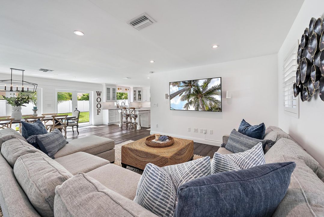 For Rent: $11,500 (3 beds, 2 baths, 1564 Square Feet)