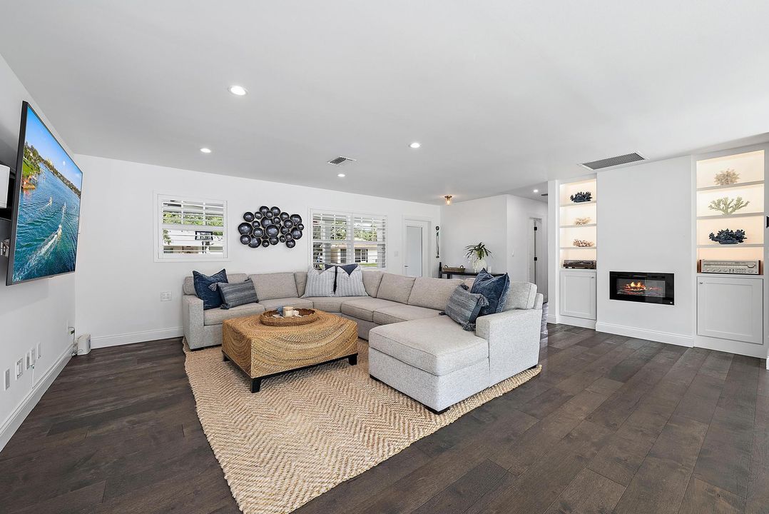 For Rent: $11,500 (3 beds, 2 baths, 1564 Square Feet)